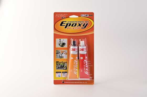 Chất kết dính epoxy cứng nhanh.