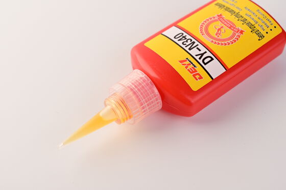 Threadlocker Glu dính anaerobic màu vàng sáng Được thiết kế để cung cấp khóa sợi an toàn và chống rò rỉ trong các tập hợp