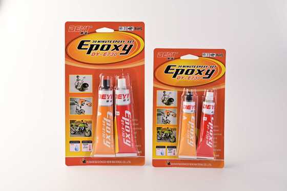 Chất kết dính epoxy cứng nhanh.